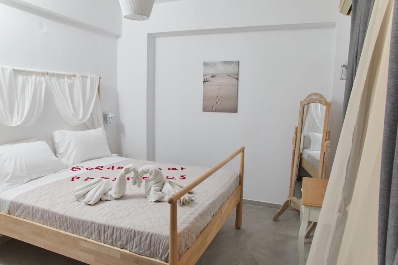 Ferienwohnung Golden Star Praxitelous Agia Marina  Exterior foto