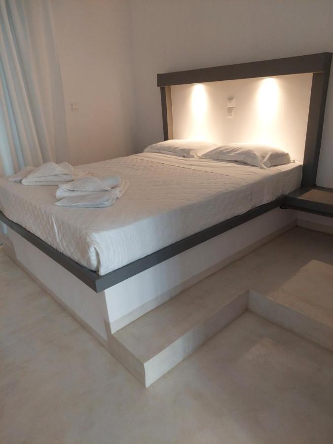 Ferienwohnung Golden Star Praxitelous Agia Marina  Exterior foto