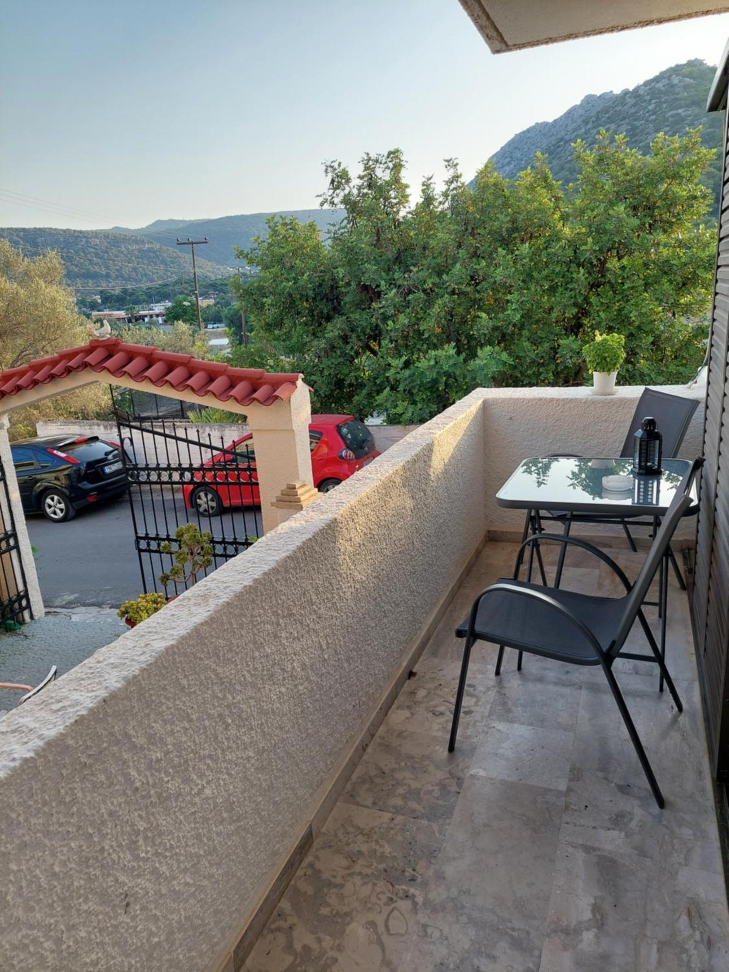Ferienwohnung Golden Star Praxitelous Agia Marina  Exterior foto